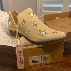 Seven7 Austin Boot 10 but fits small Milk Color Off-White with Sparkle s…